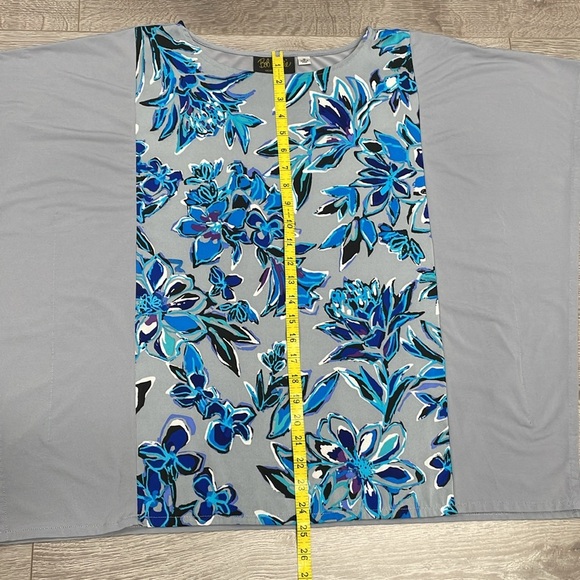 NWOT Bob Mackie Wearable Art Gray Floral Blouse Short Sleeve Kaftan M - Picture 7 of 12